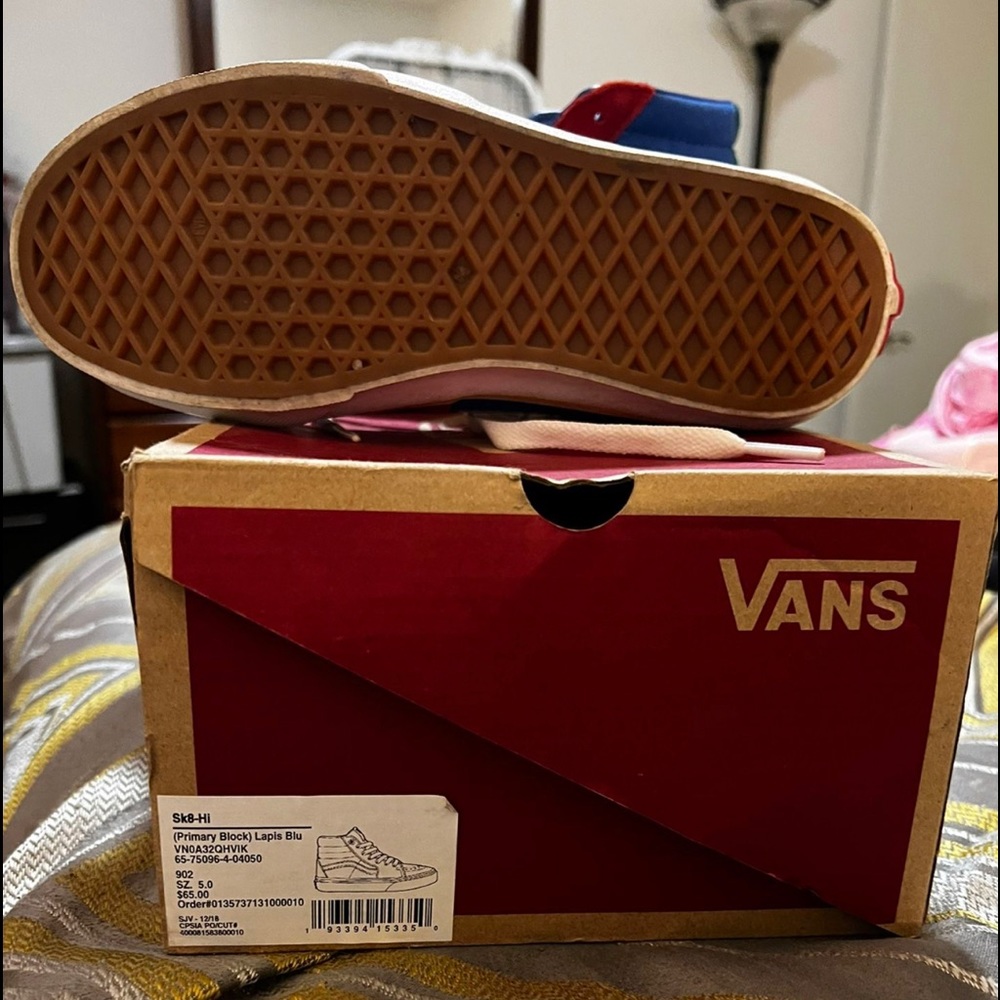 Vans - Picture 2 of 2